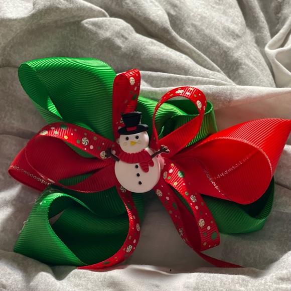 ☃️ 5/$20 HAIR BOWS ⛄️ - Picture 2 of 3